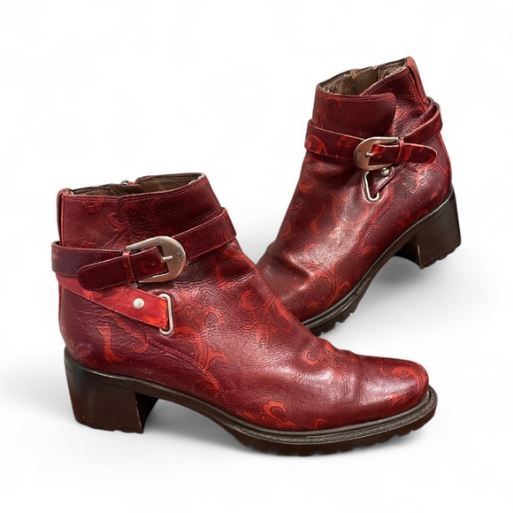 Donald J. Pliner Red Leather Floral Ankle Boots Approx 9 - Picture 1 of 10